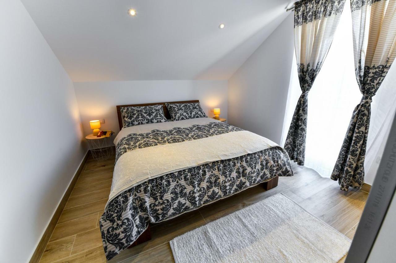 Cambi Lux Apartment Otok  Ngoại thất bức ảnh