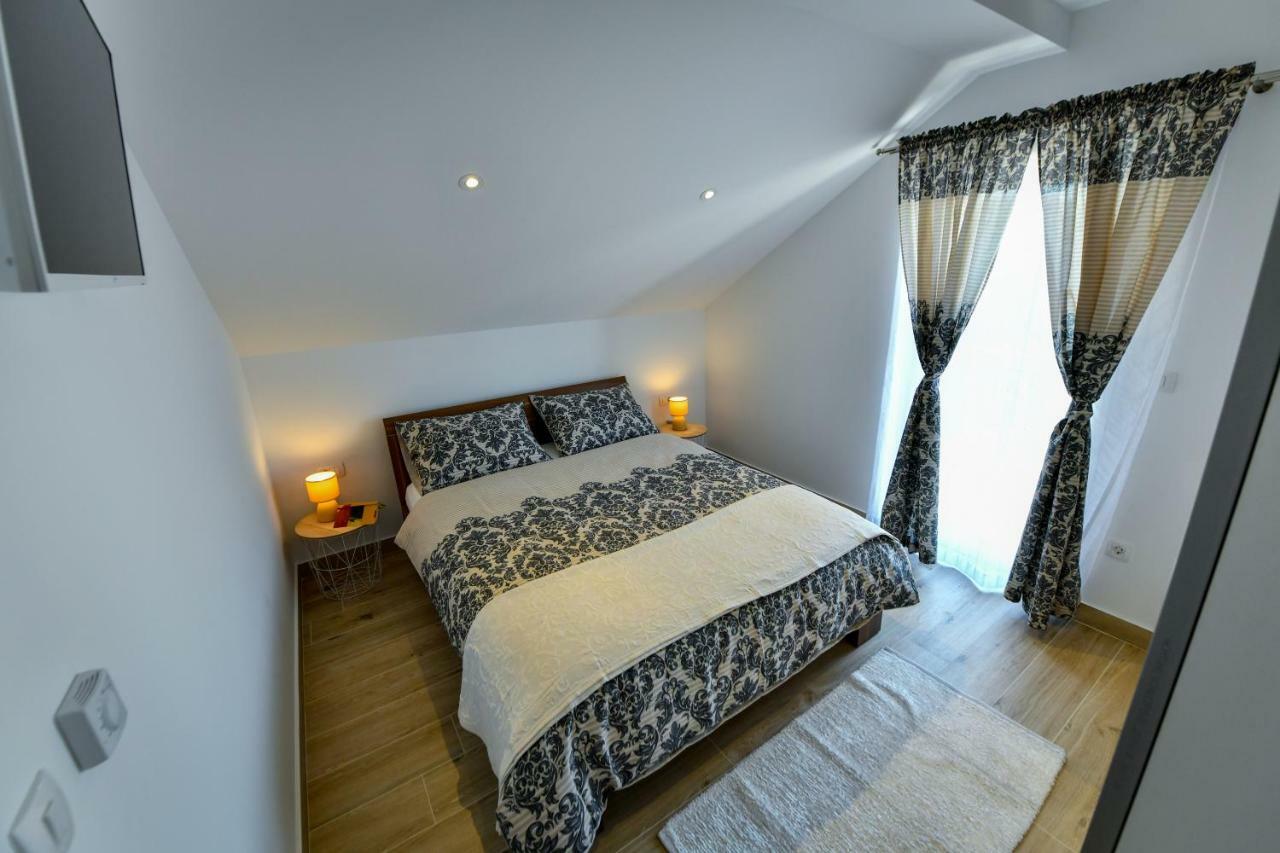 Cambi Lux Apartment Otok  Ngoại thất bức ảnh