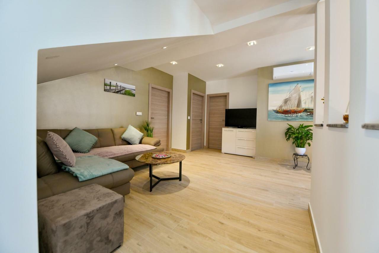 Cambi Lux Apartment Otok  Ngoại thất bức ảnh