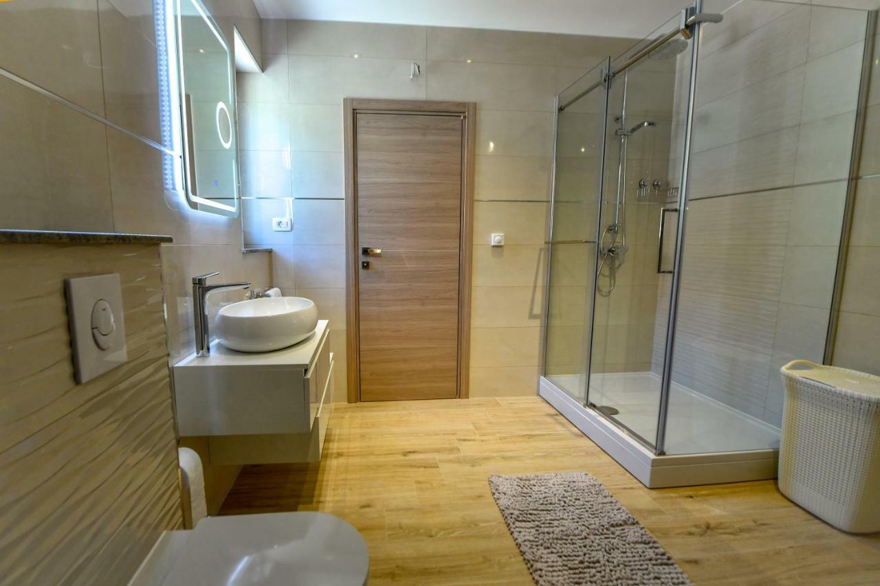 Cambi Lux Apartment Otok  Ngoại thất bức ảnh