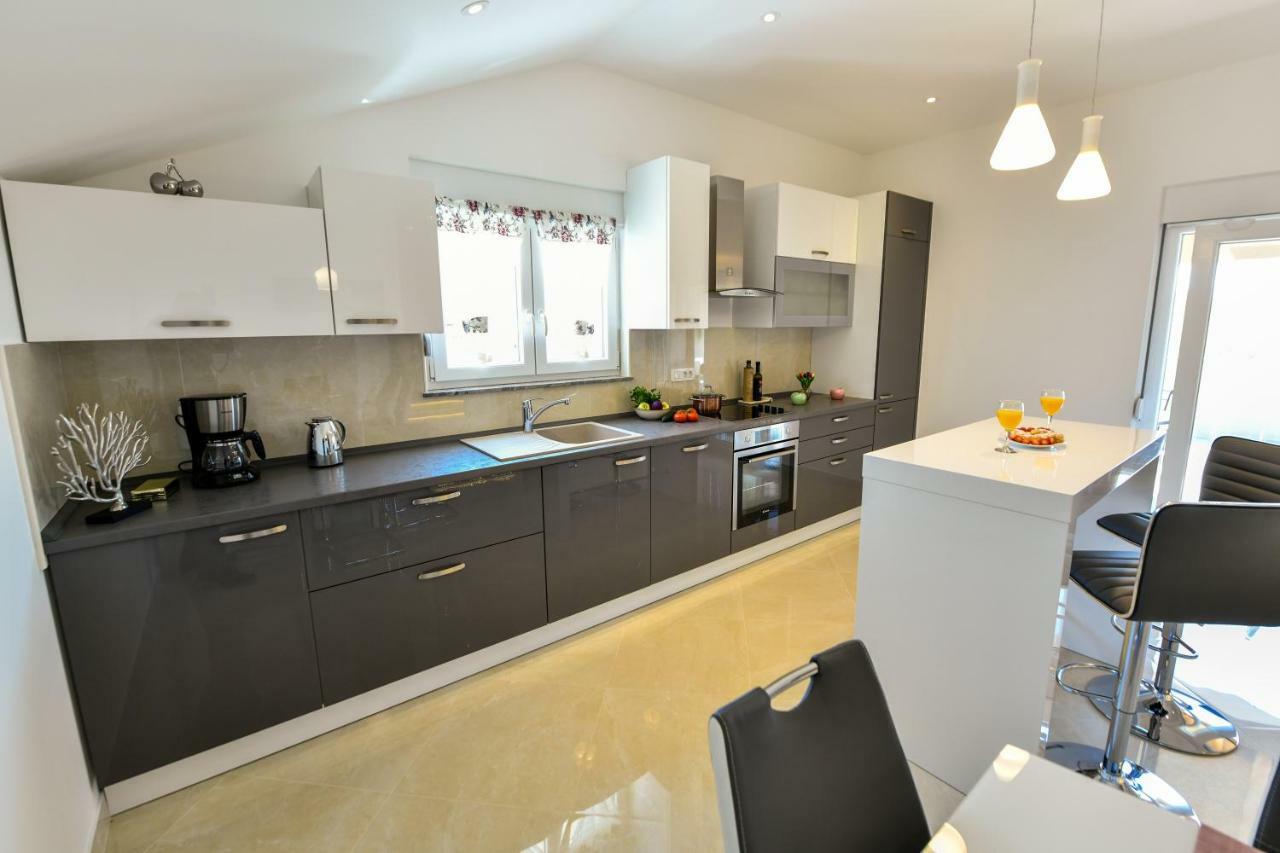 Cambi Lux Apartment Otok  Ngoại thất bức ảnh