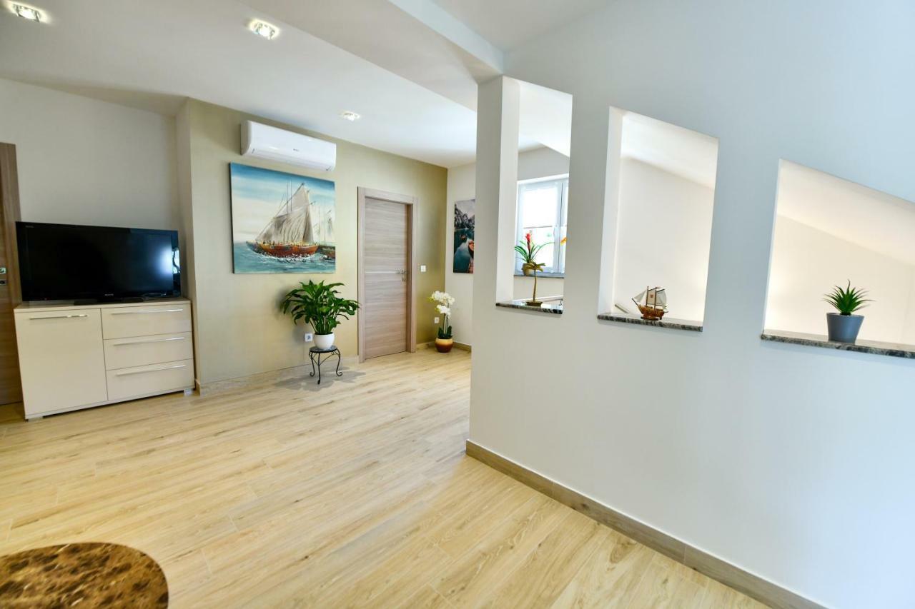 Cambi Lux Apartment Otok  Ngoại thất bức ảnh