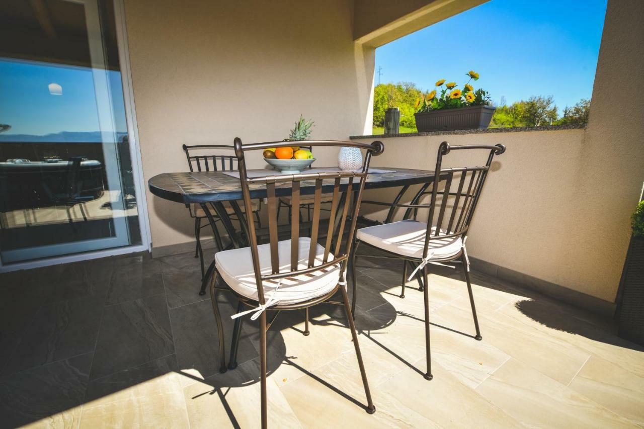Cambi Lux Apartment Otok  Ngoại thất bức ảnh